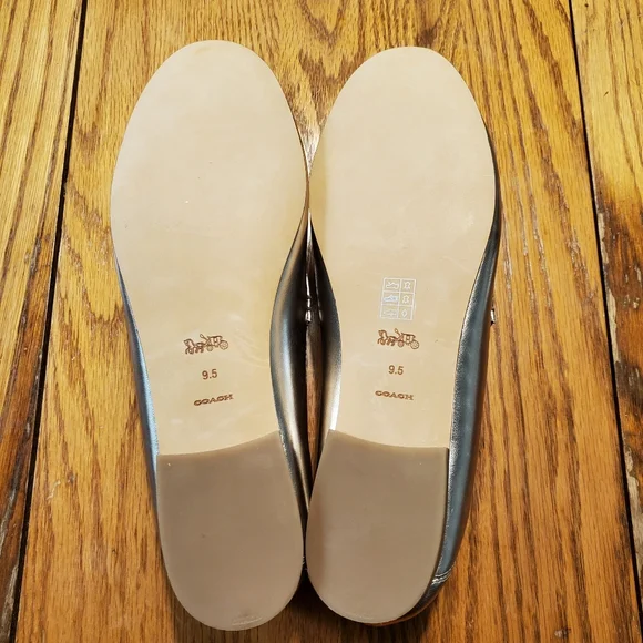 COACH | BNIB Metallic Gold Leather Hanna Loafer (Size 9.5) - Picture 10 of 13